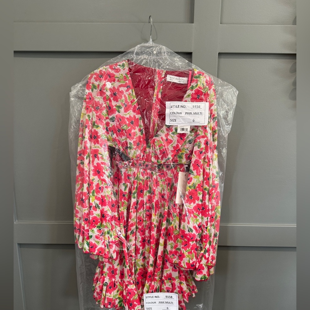 NWT Mac Duggal Floral Mini dress with cutouts v-neck 9158 size 6 - Picture 4 of 9